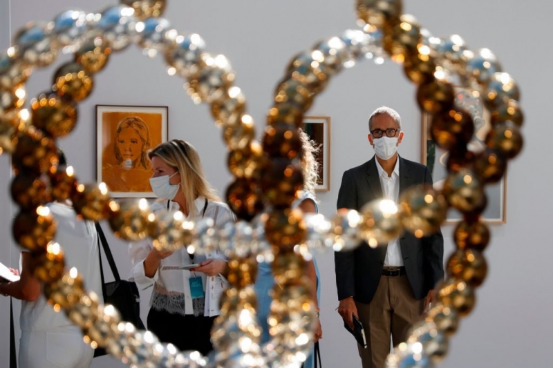 ARTNET NEWS: ‘What’s the Rush?’: Art-Industry Pros Are Ambivalent About Returning to the Art-Fair Traveling Circus This Fall